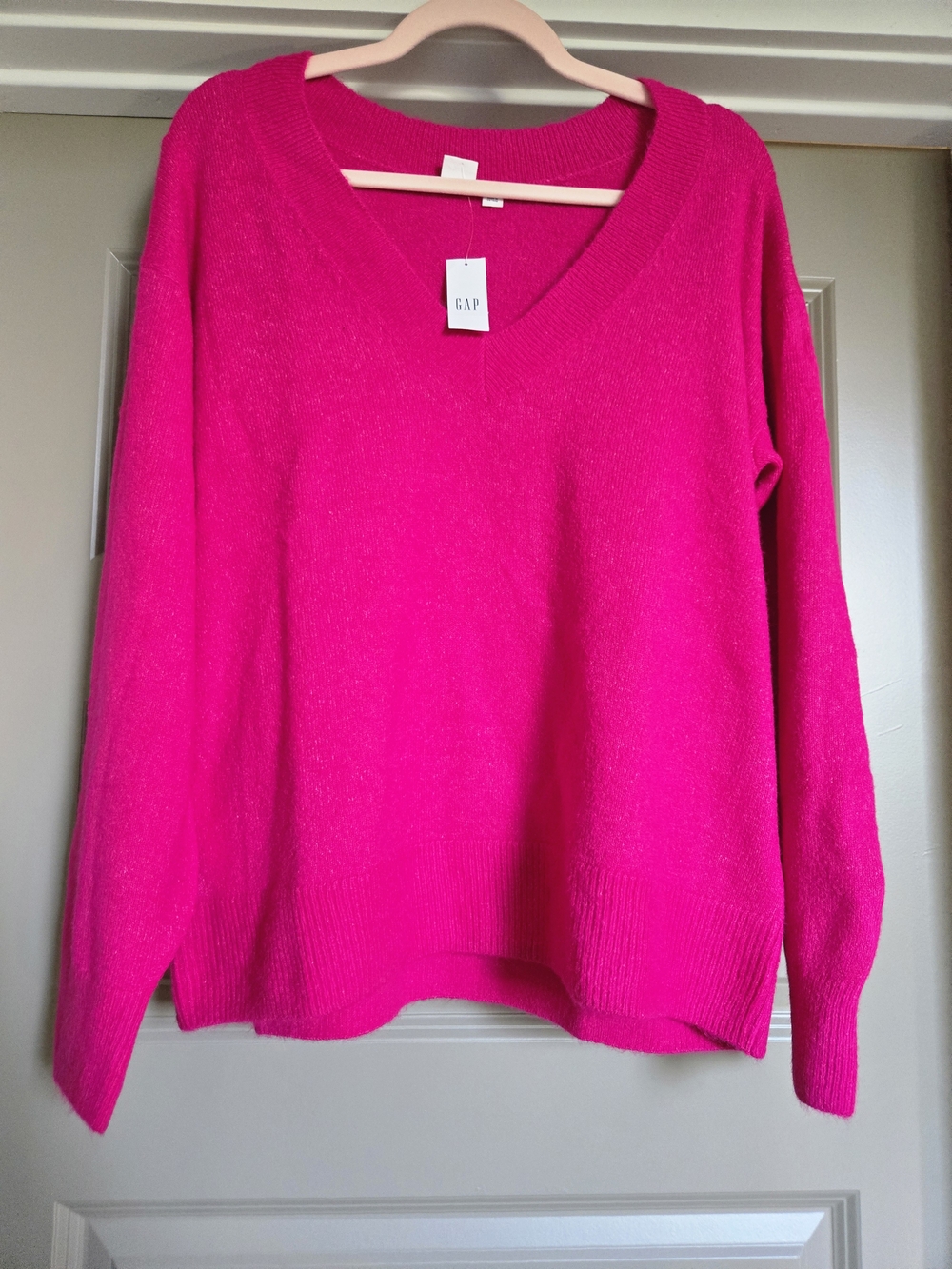 GAP Bright Razz Pink V-Neck Sweater NWT Size Large